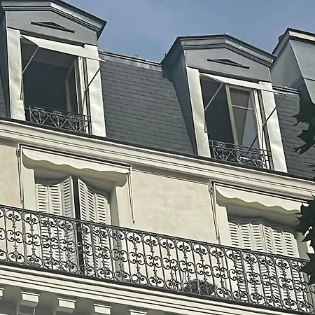 Eiffel Tower Appartement *