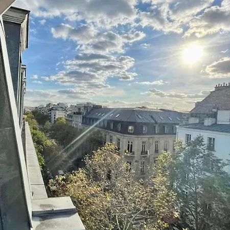 Apartment Eiffel Tower *