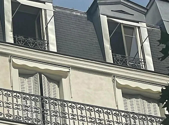 Eiffel Tower Lägenhet *