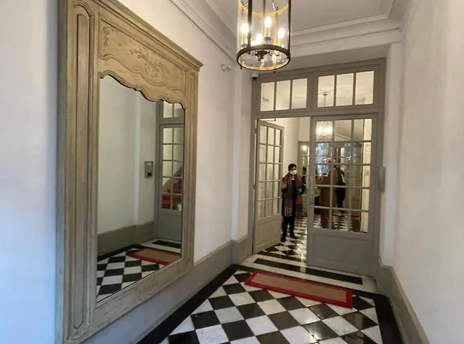 Eiffel Tower * Paris