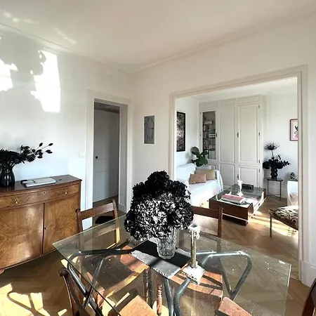 Apartment Eiffel Tower *